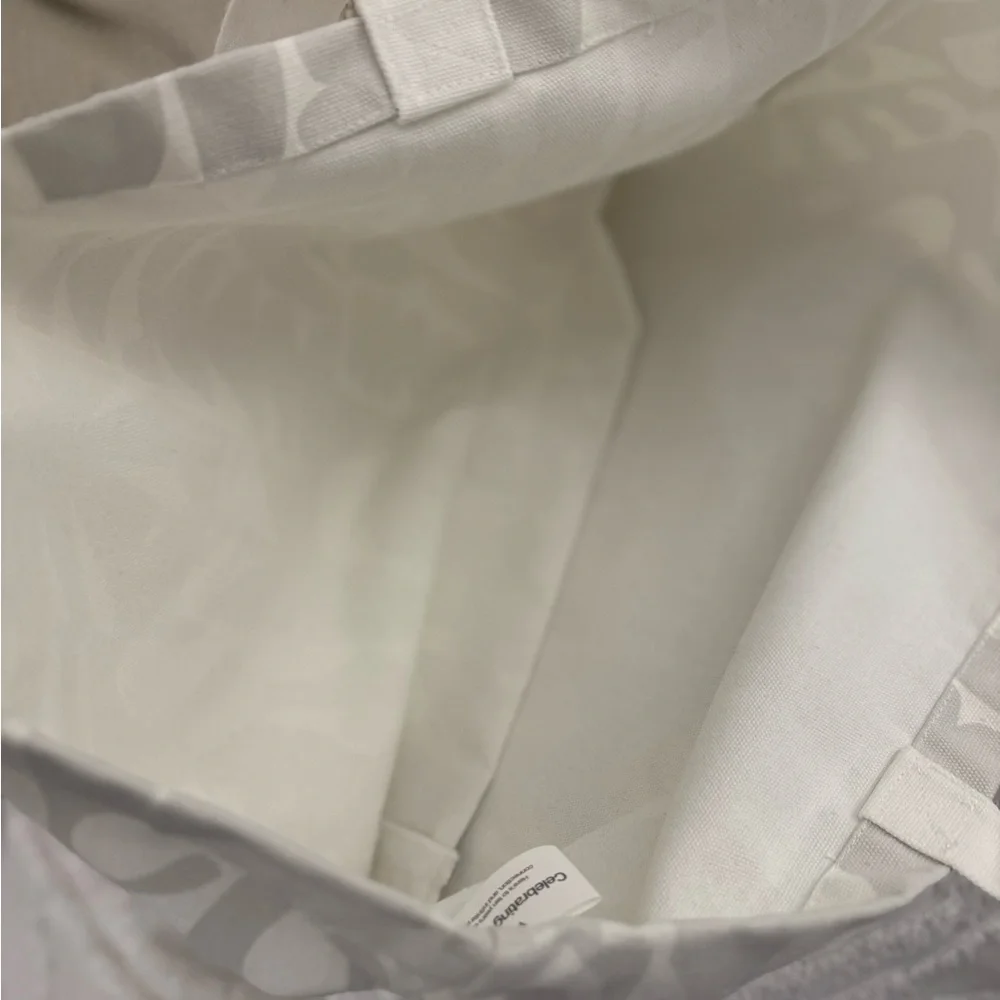 Vuori Cream White Patterned Tote Bag